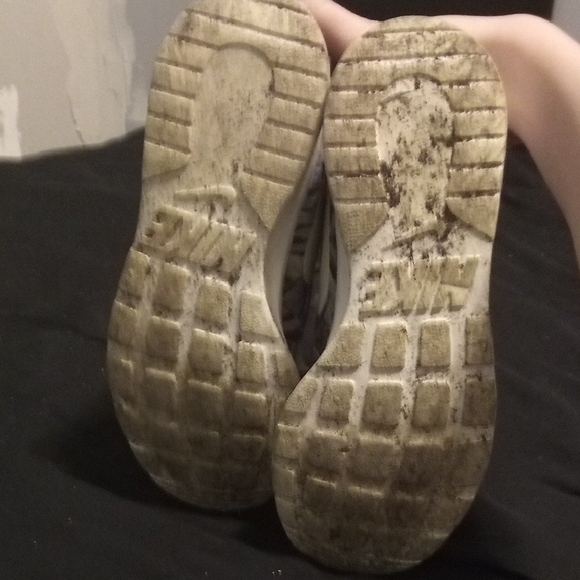 Nike Kids' Multicolor Pattern Sneakers - Picture 5 of 5